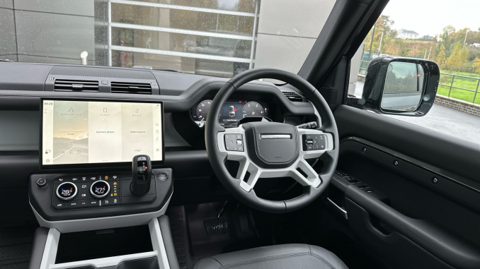 Land Rover Defender 3.0 D350 X-Dynamic HSE 130 5dr Auto Diesel Estate - Image 29